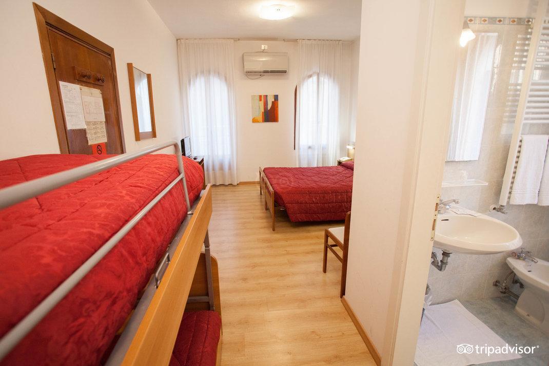 Caprera Hotel Venecia